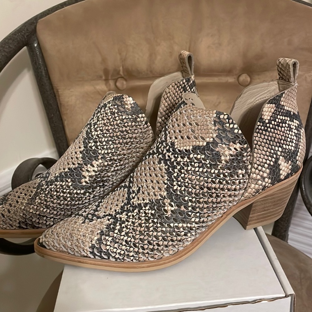 ☀️Sher Perforated Bootie Black/White Snake Print So cute soft slip in Dolce Vita